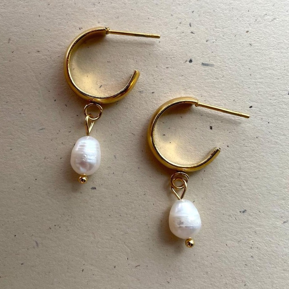 Gold Freshwater White Pearl Hoops